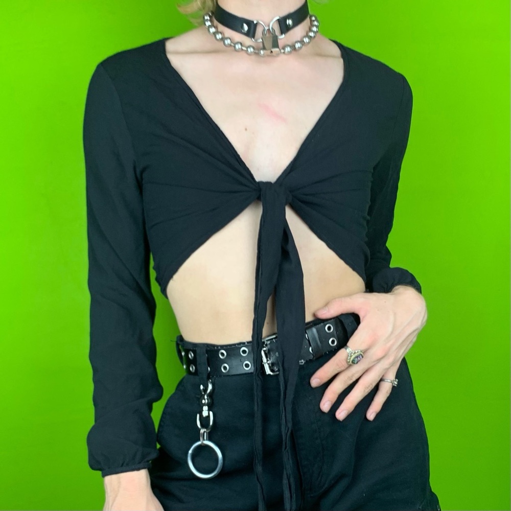 BLACK BRANDY MELVILLE TIE-UP BLOUSE